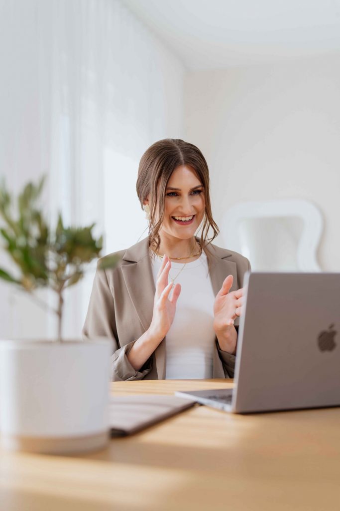 Kontakt Annika Sommer freie Rednerin