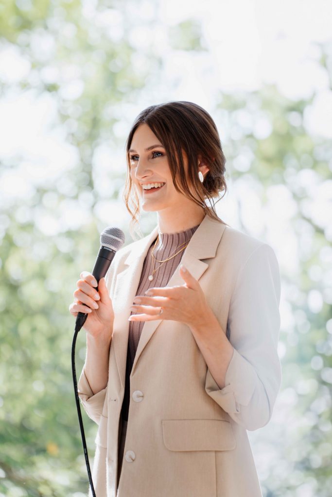 Annika Sommer freie Rednerin Traurednerin Trauerrednerin freie Taufe