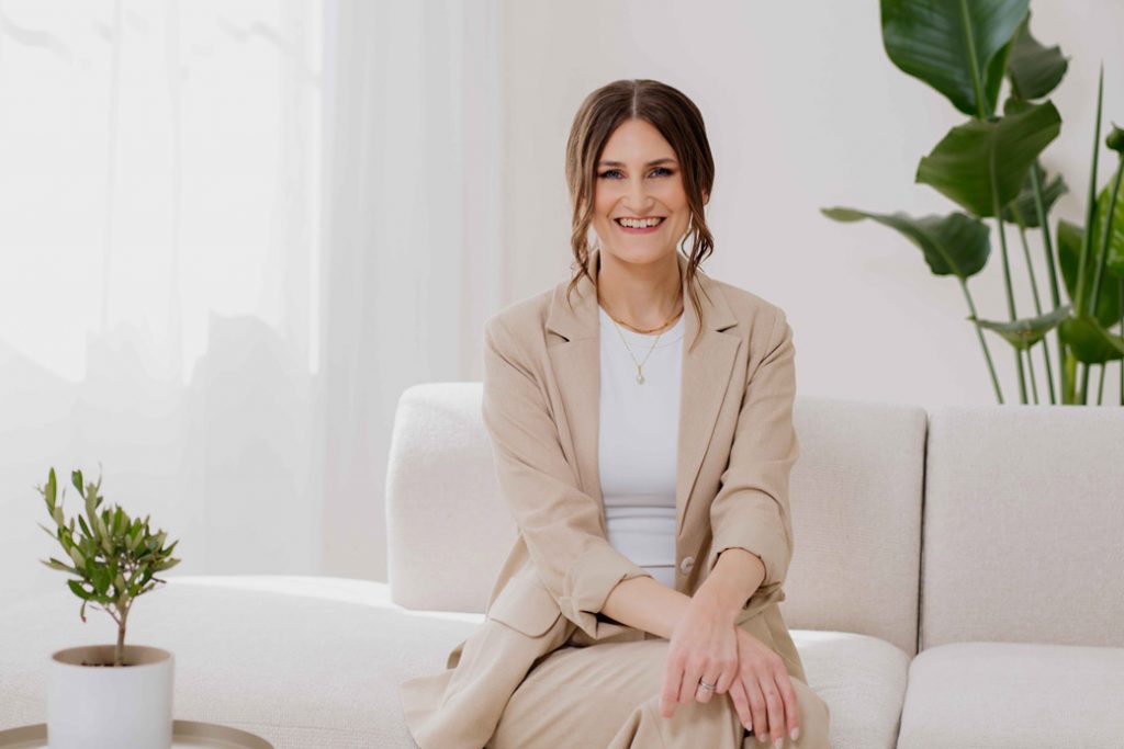 Annika Sommer freie Rednerin Offenburg Traurednerin Trauerrednerin